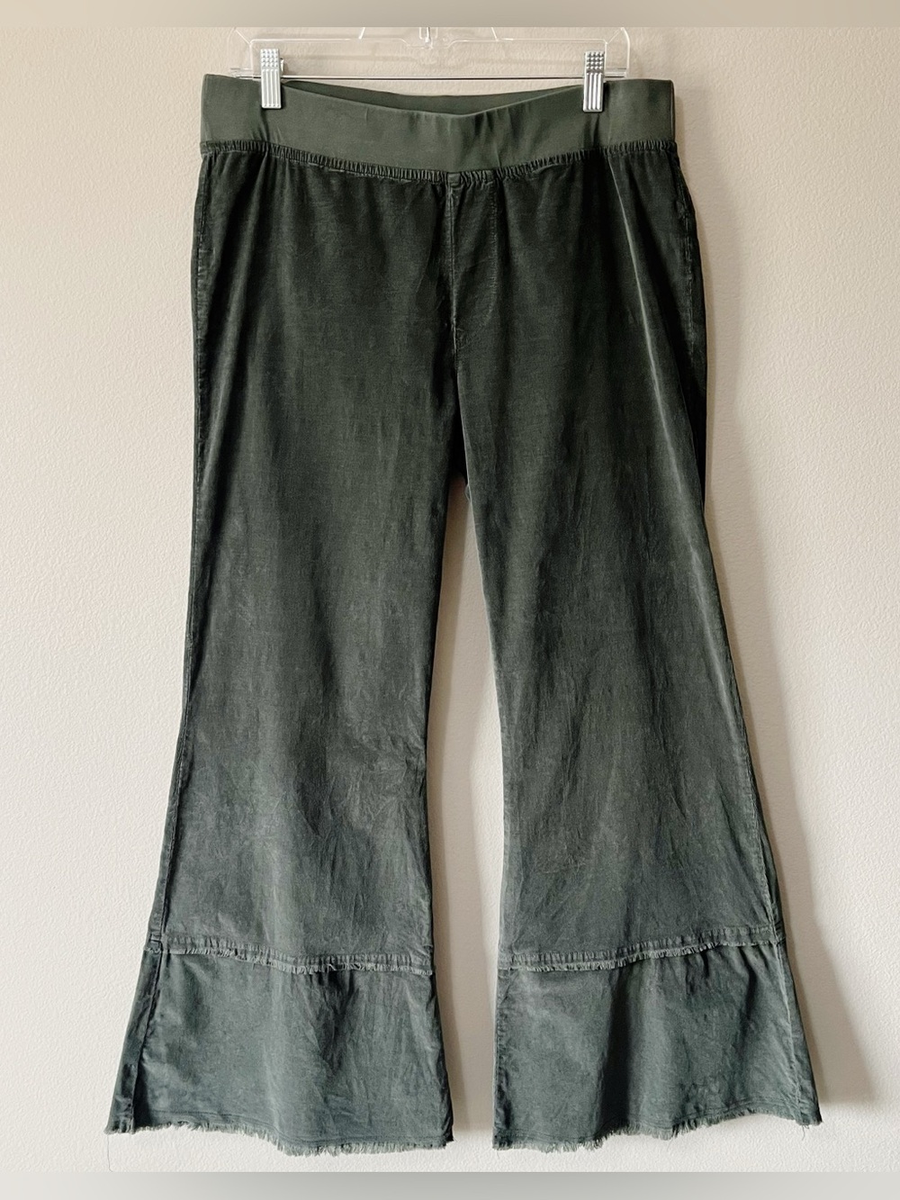 XCVI Wearables Arrin Dark Green Ribbed Corduroy Tiered Wide Leg Pants Medium